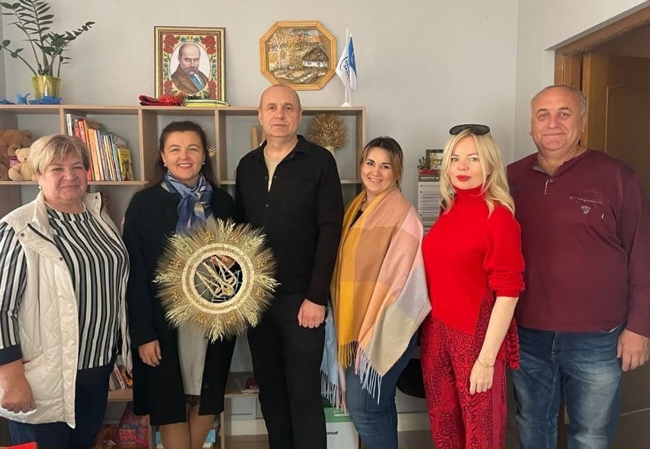 Соломоплетіння — одне з живих ремесел громади. Візит команди URenew до майстрів.