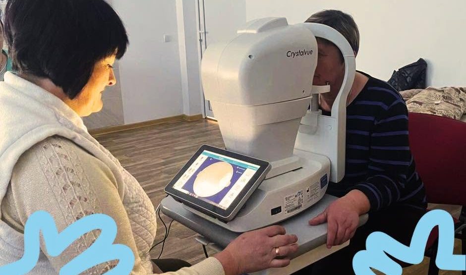 Скринінг очного дна на апараті Crystalvue — просто в громаді, без виїзду в місто.